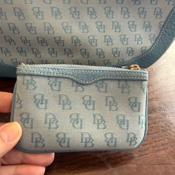 Dooney & Bourke Vintage light blue Leather DB Monogram Shoulder bag & coin purse - Picture 11 of 16